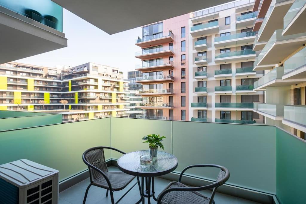 Oaks Studio With Balcony Budapest Eksteriør billede