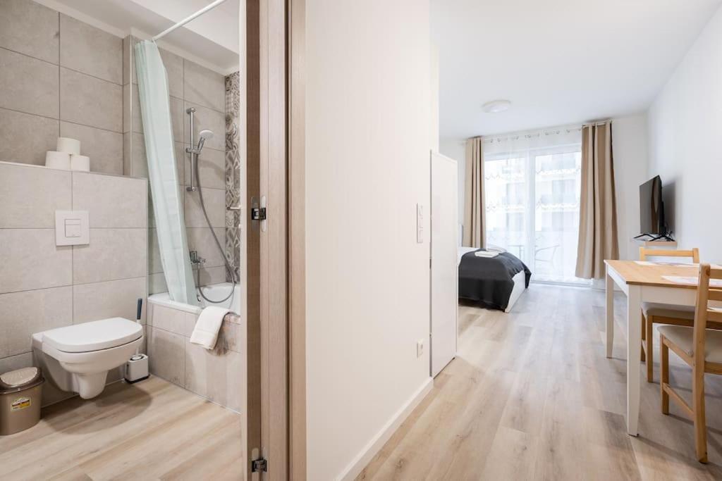 Oaks Studio With Balcony Budapest Eksteriør billede
